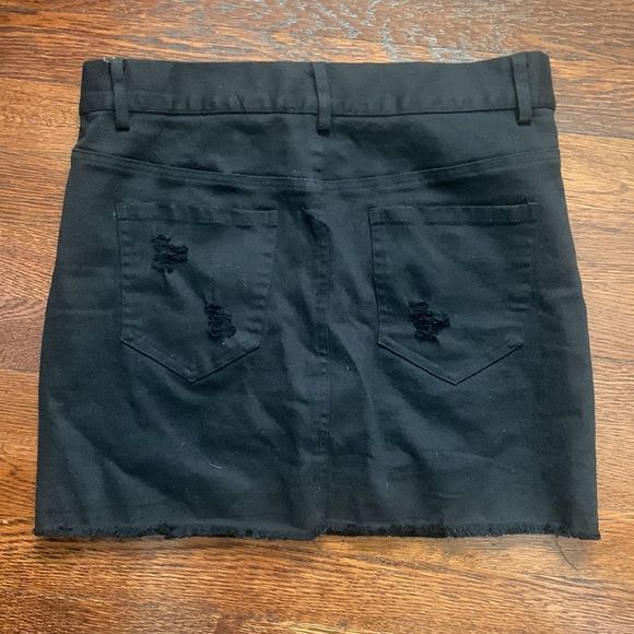 Olivaceous Black Distressed Mini Skirt - Picture 3 of 4